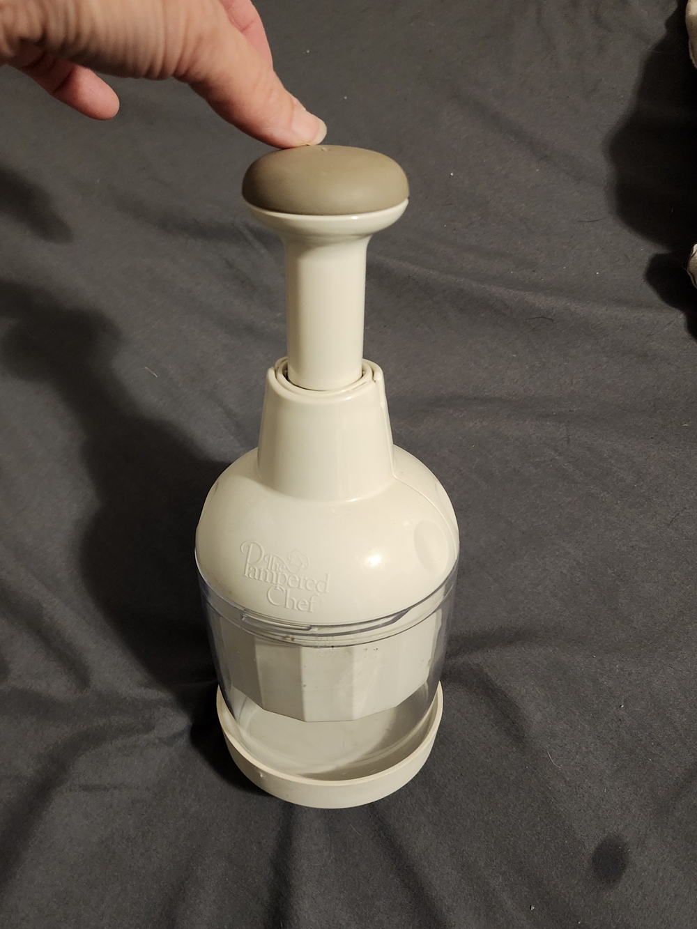 Pampered Chef Manual Food Chopper - White & Gray